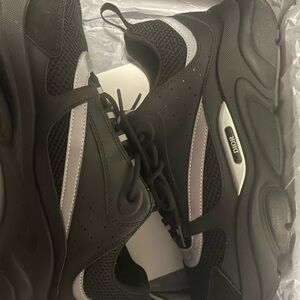 Meet your Posher, Larry